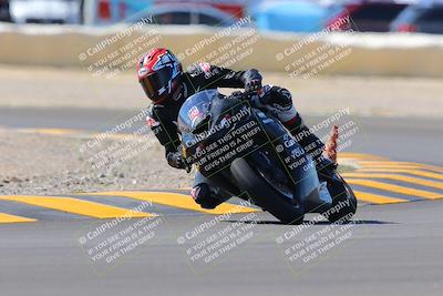 media/Oct-09-2022-SoCal Trackdays (Sun) [[95640aeeb6]]/Turn 2 (1110am)/